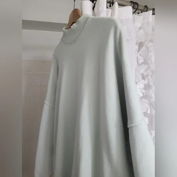 the mockneck sweatshirt - Picture 2 of 3